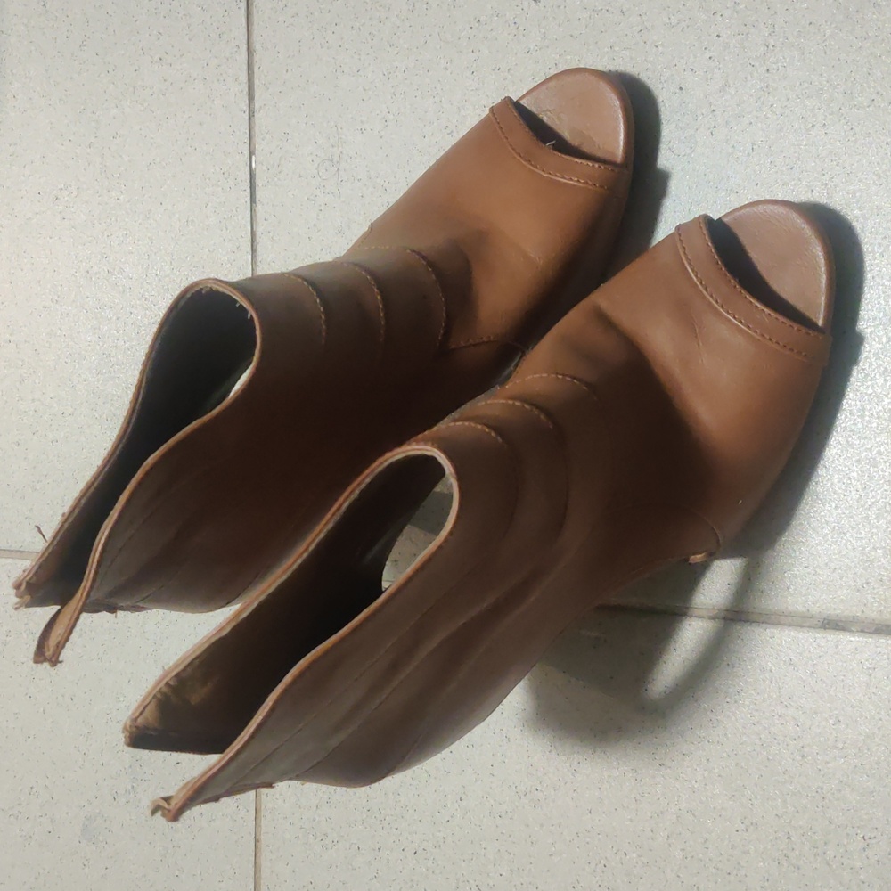 Suzy heels